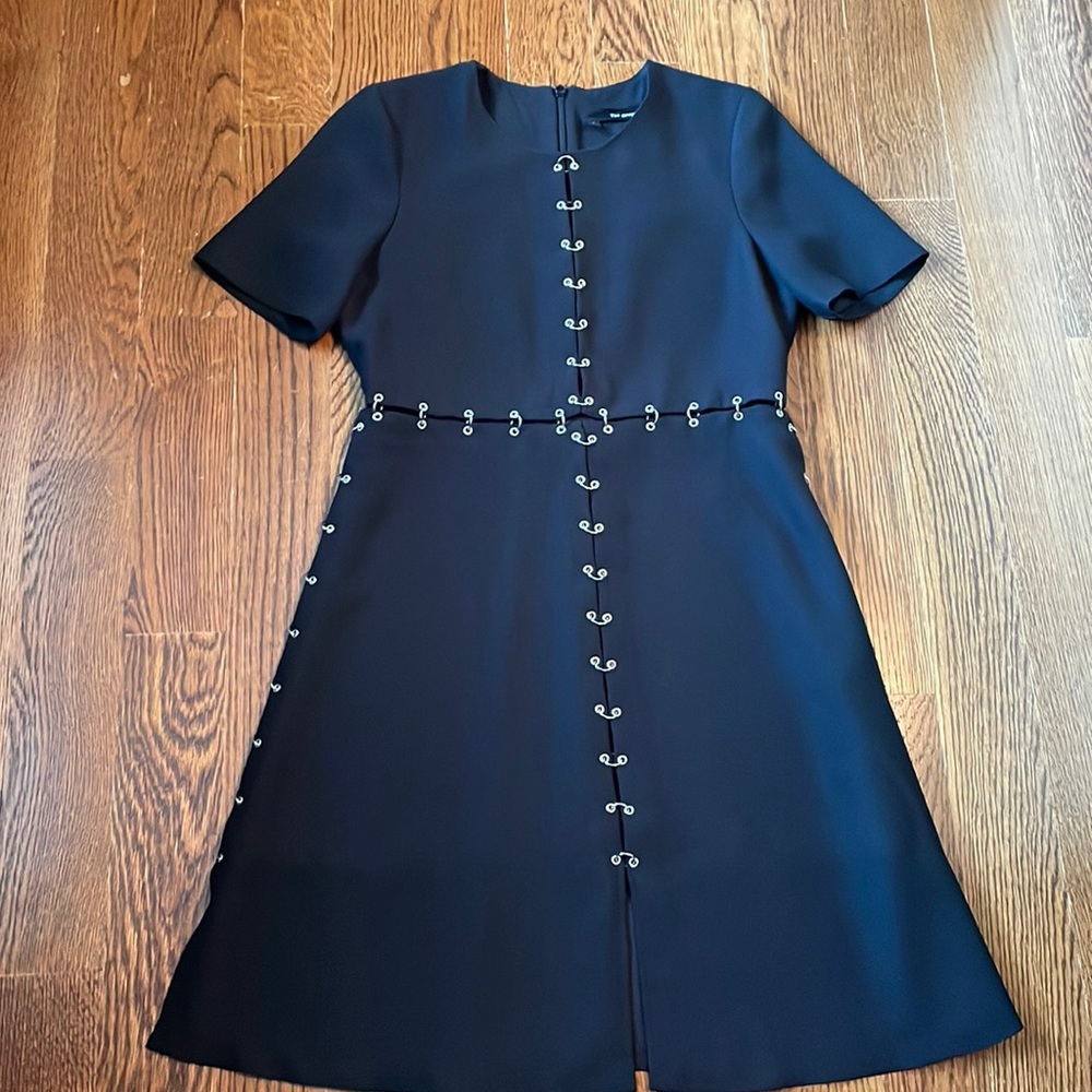 Black short sleeve dress.